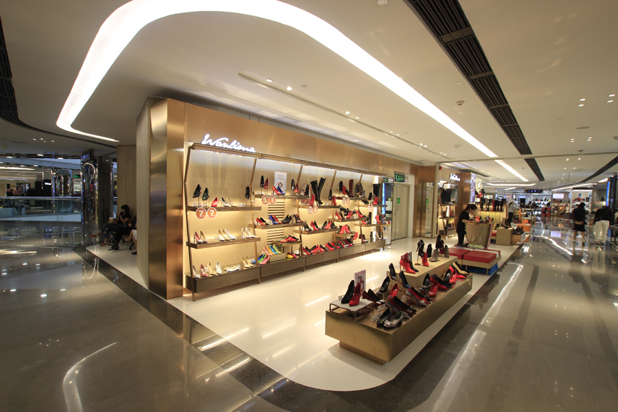 曲直有度打造太阳百货照明设计